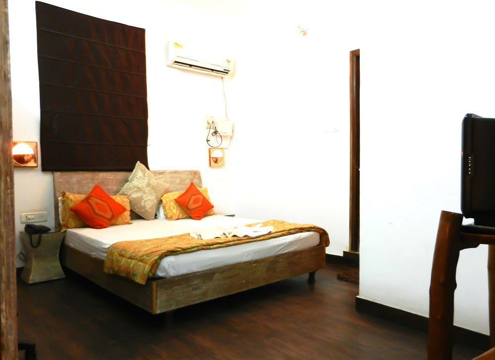 Fabhotel Prime Sarin Inn Heritage Bénarès Extérieur photo